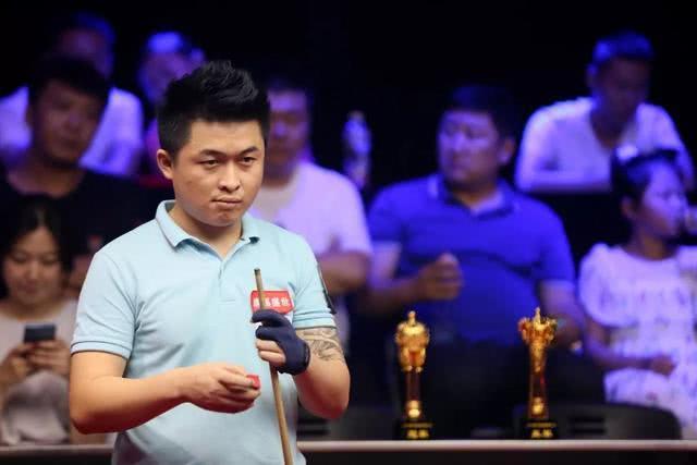 他的复出显 他的复出显