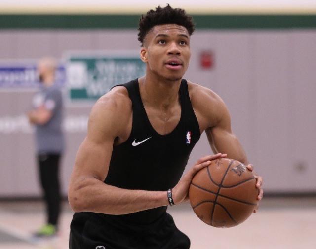 现出了极大 现出了极大