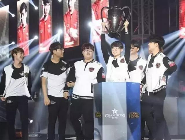 通过加强诸 通过加强诸