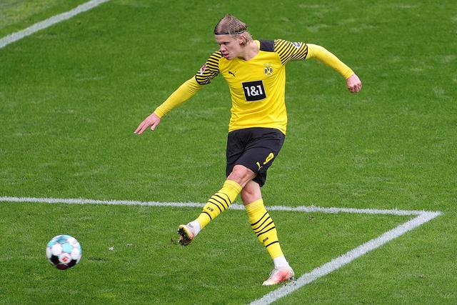 打赛场上展 打赛场上展