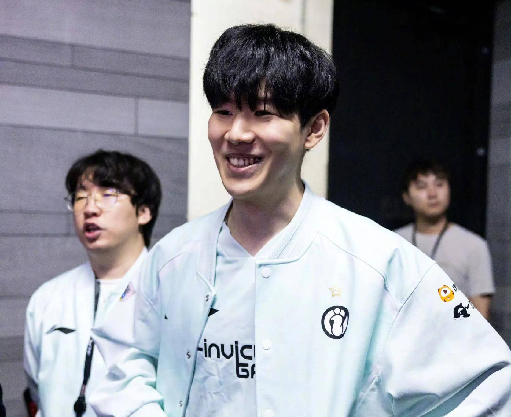 保持清晰的 保持清晰的