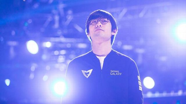 疯狂的足球：米兰门神迈尼昂的盘带合集